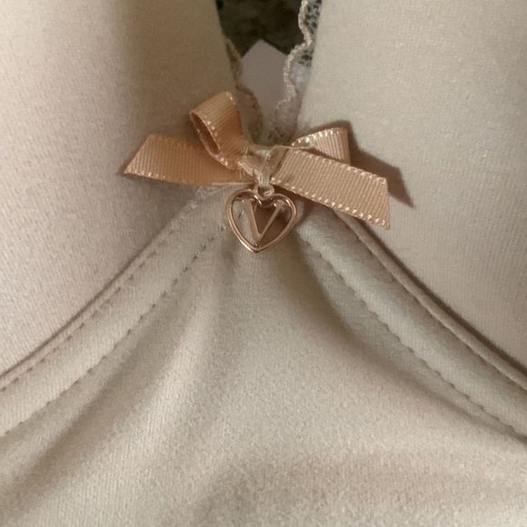 Victoria’s Secret tan body by Victoria unlined bra size 36DD - Picture 4 of 12
